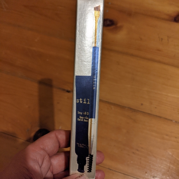 Stila Stay All Day Brow Gel & Brush in Blonde. - Picture 3 of 5